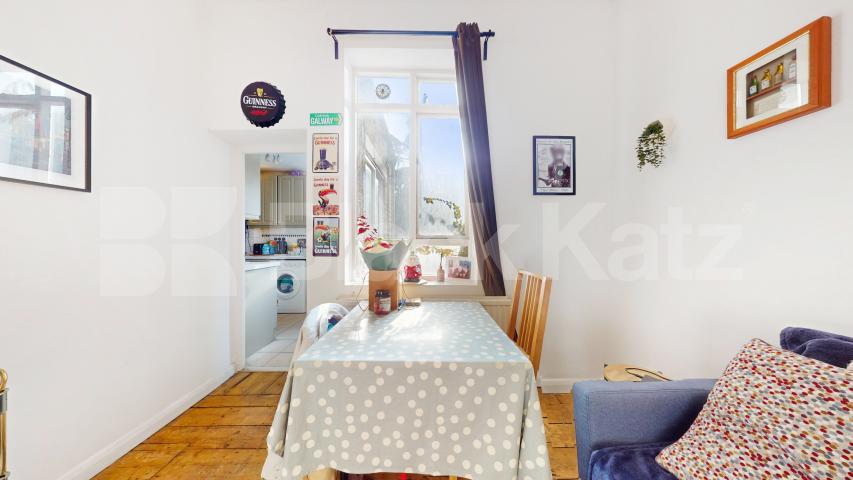 Lovely two bed set within a period house in Camden Square  Stratford Villas, Camden 